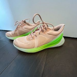 Lululemon Blissfeel Women's Running Shoe size 8